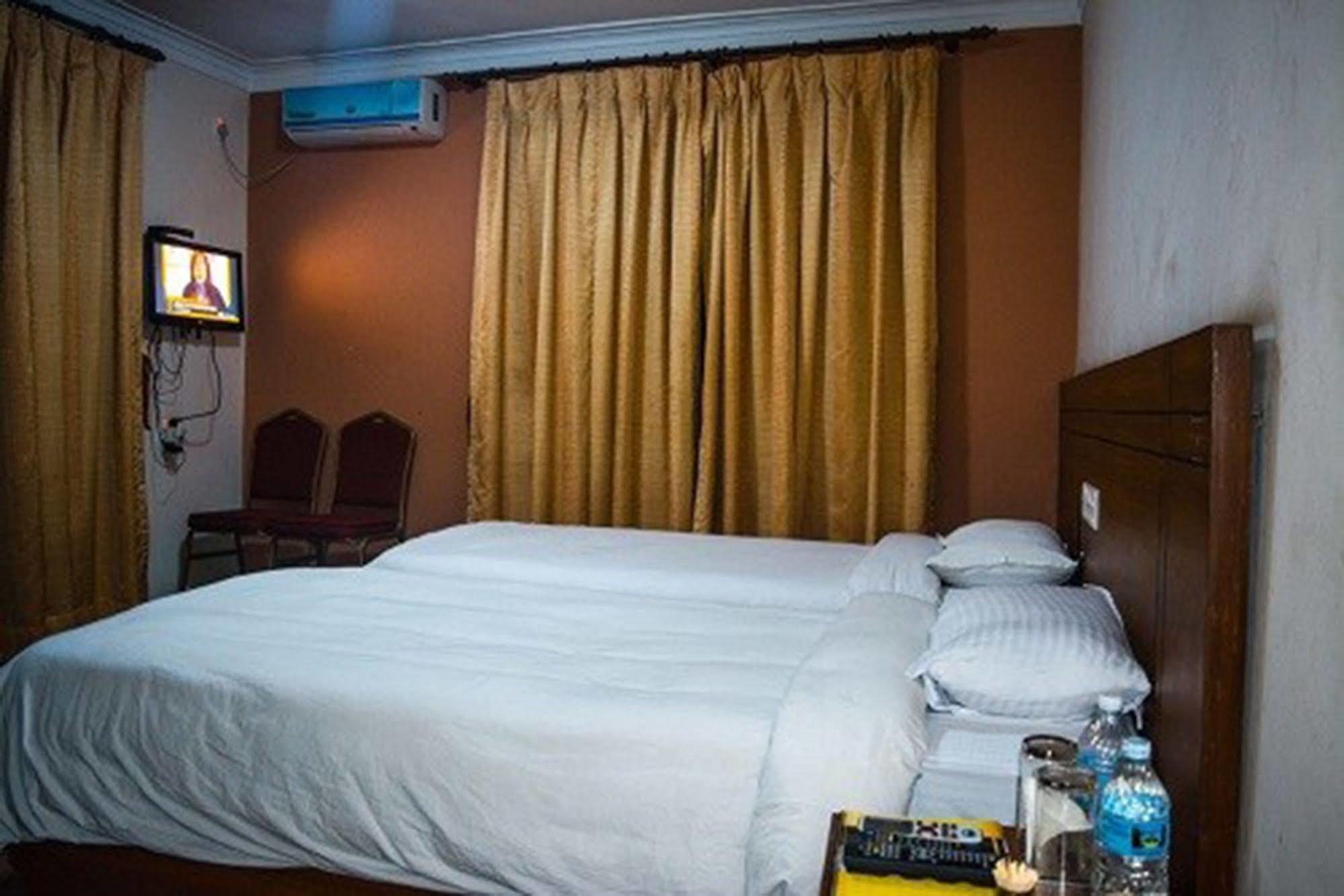 Aryal International Hotel Catmandu Exterior foto