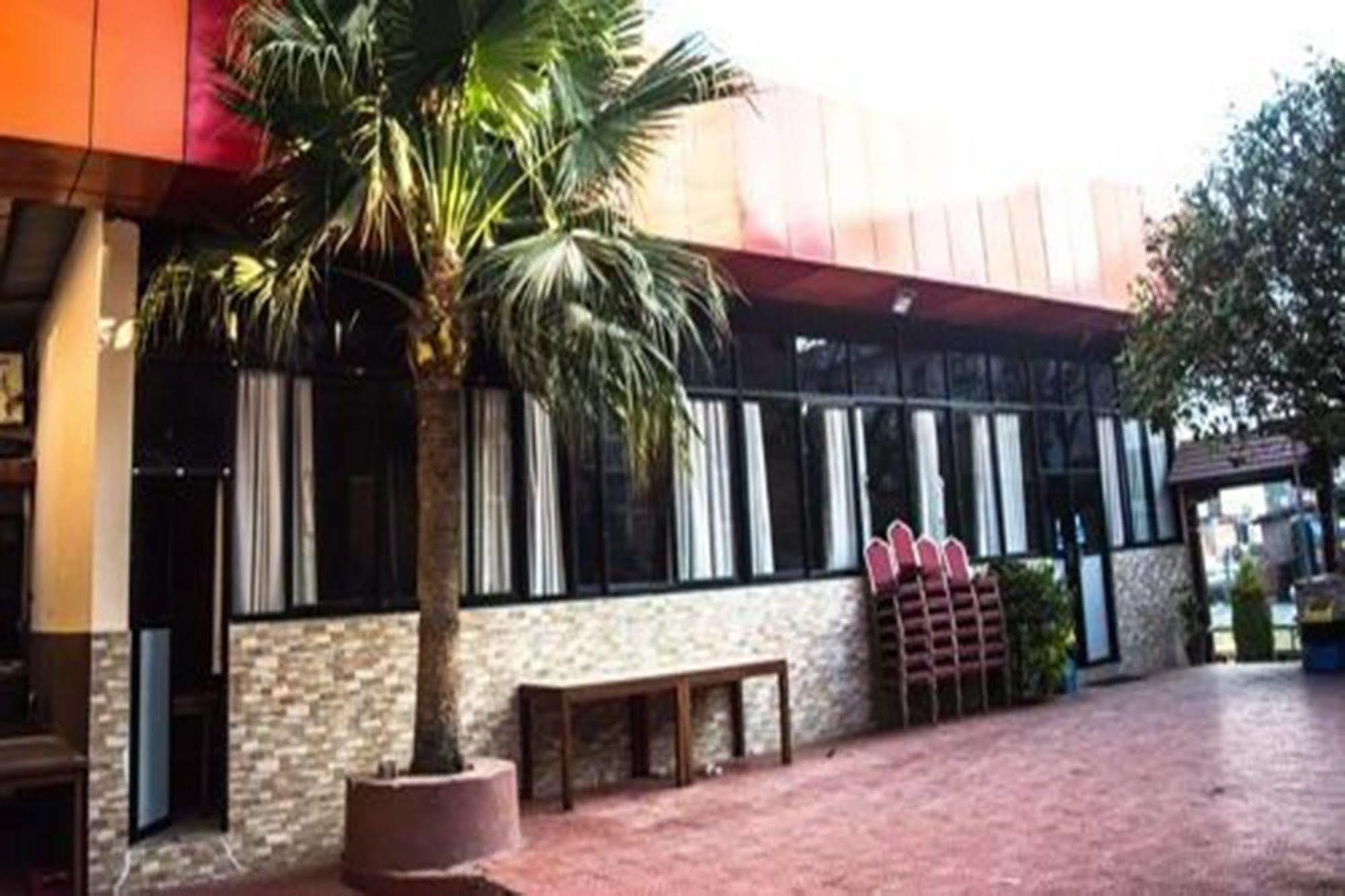 Aryal International Hotel Catmandu Exterior foto